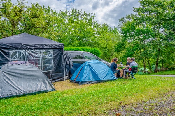 camping emplacement tente pays basque