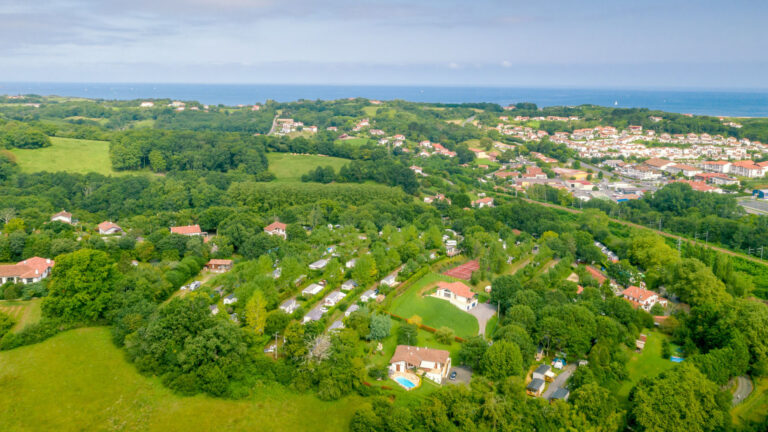 camping suhiberry paysage pays basque